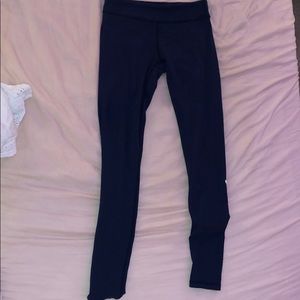 navy blue ivivva leggings (ankle length)